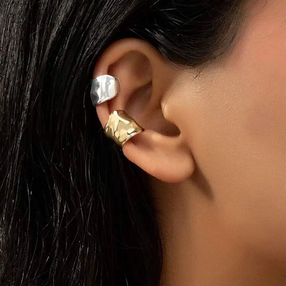 minimalist cuff earrings A684